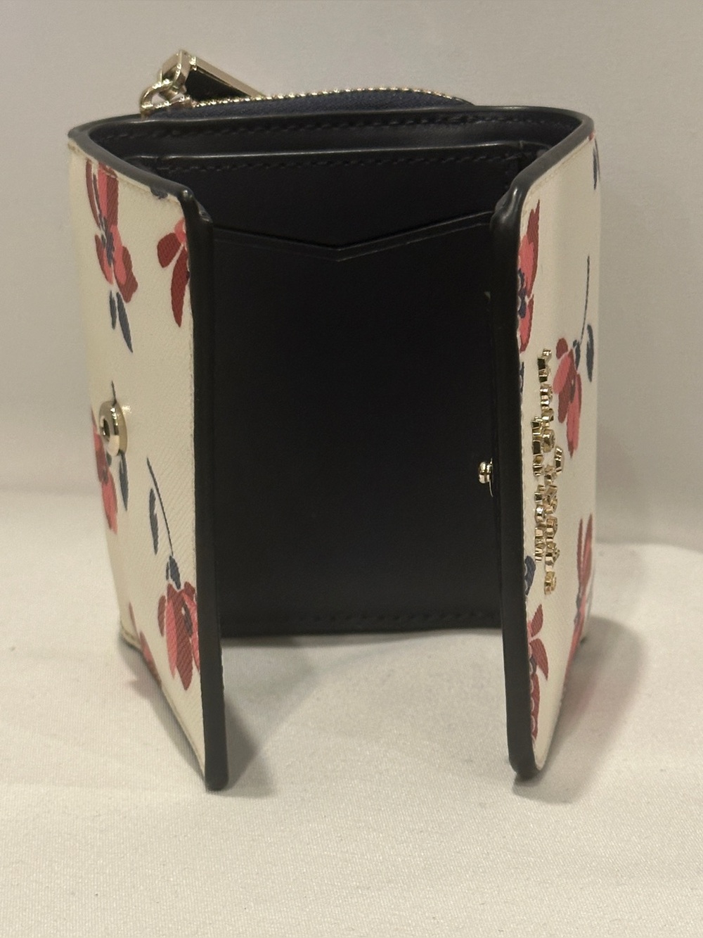 kate spade White Floral Zip Around Compact Wallet NWT&Box - Picture 4 of 16